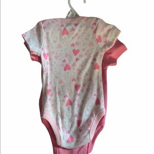 Set of 2 Onesies Pink/Hearts 3-6 months